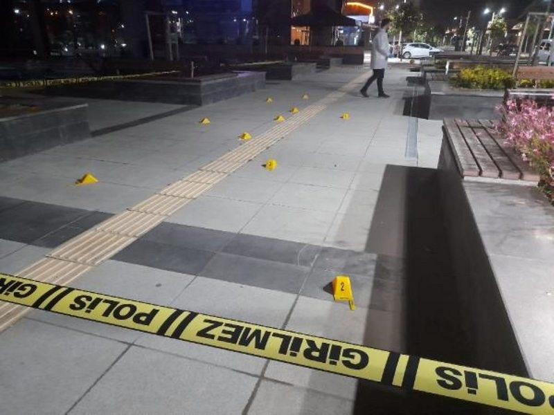 Son dakika: Başakşehir`de restorana silahlı saldırı: 1 yaralı