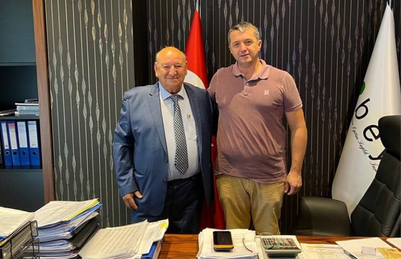 GAZETECİ NAİL ERKAN ONUR MİSAFİRİ İŞADAMI ENGİN ERİŞİR