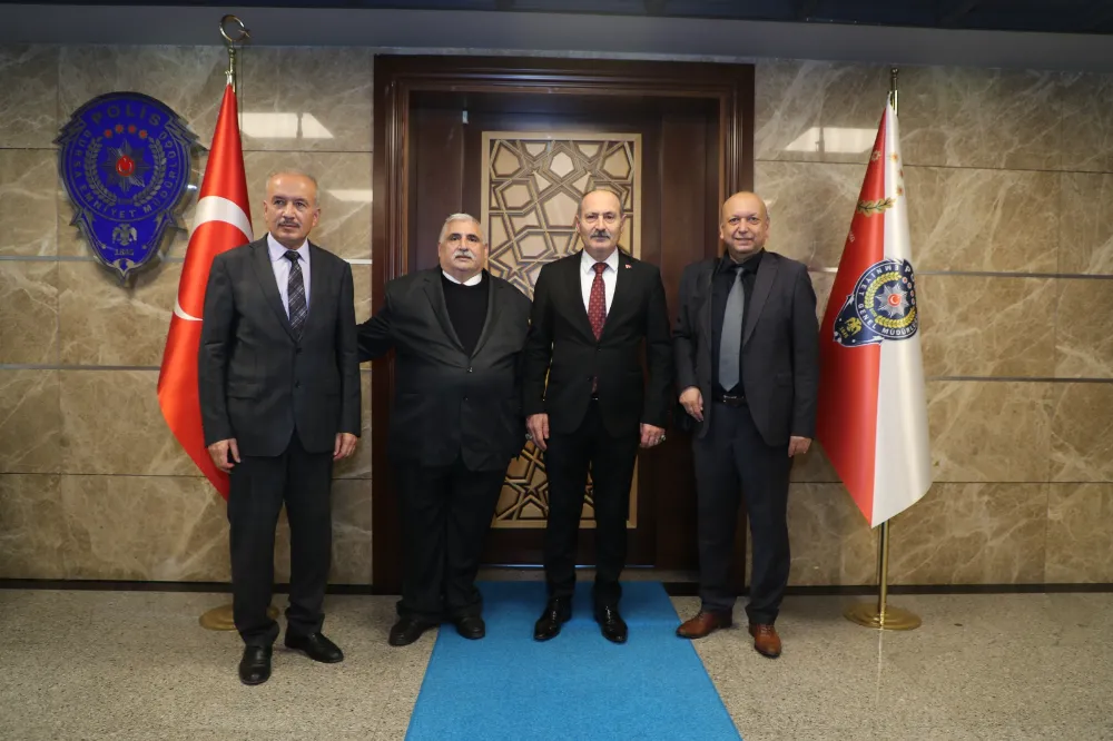 Kıymetli Bursa il Emniyet Müdürü Sabit Akın Zaimoğlu’nu makamında ziyaret ettik.