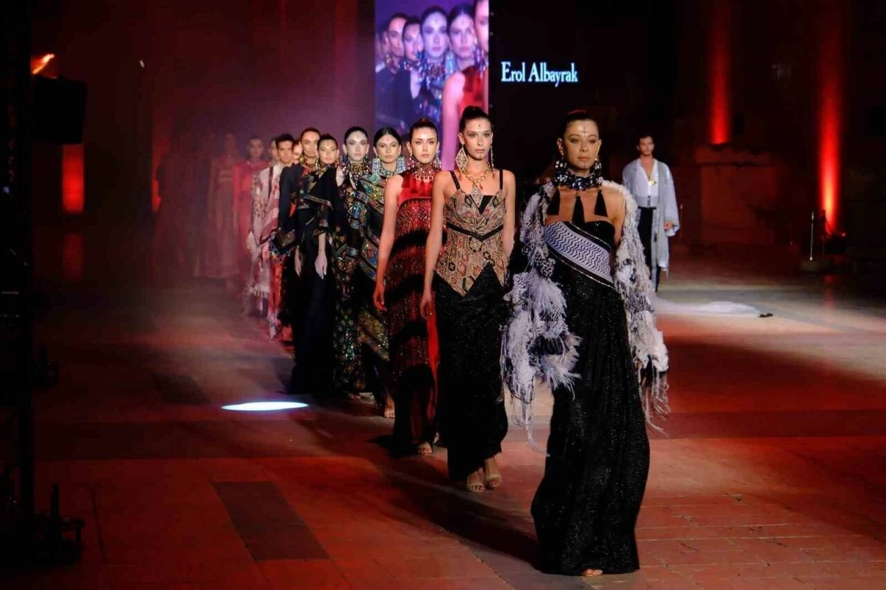 Şanlıurfa’nın pamuğu moda ile buluştu... Modacı Erol Albayrak’tan Urfa