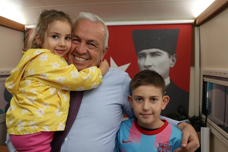 Nilüfer Belediye Başkanı Şadi Özdemir, 30 Ağustos Zafer Mahallesi