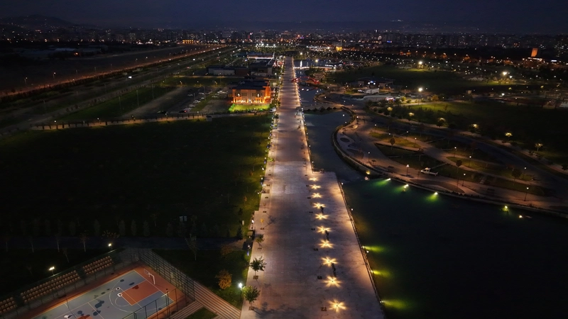 Millet Bahçesi İskele Yolu LED Aydınlatma ile Renklendi