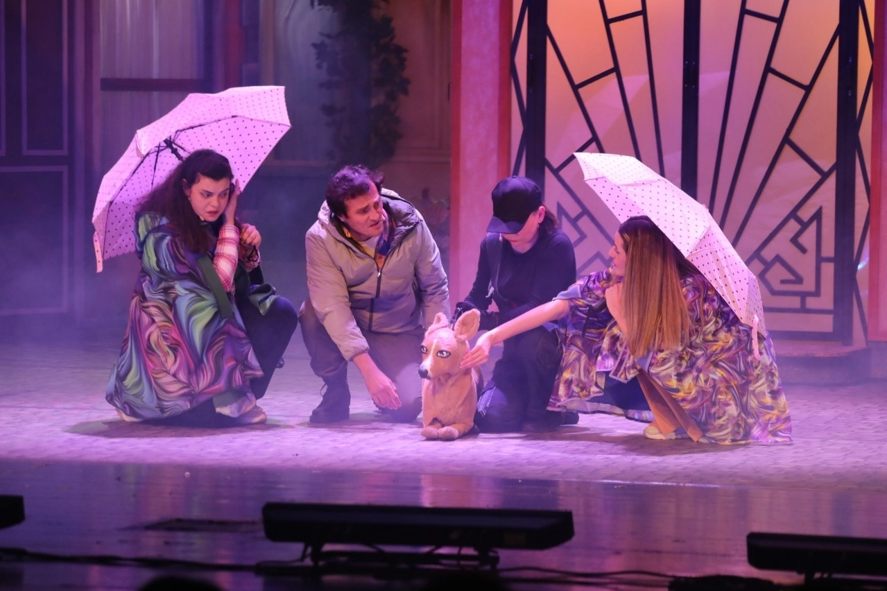 Bursa Şehir Tiyatrosu perdelerini öğretmenler için açıyor