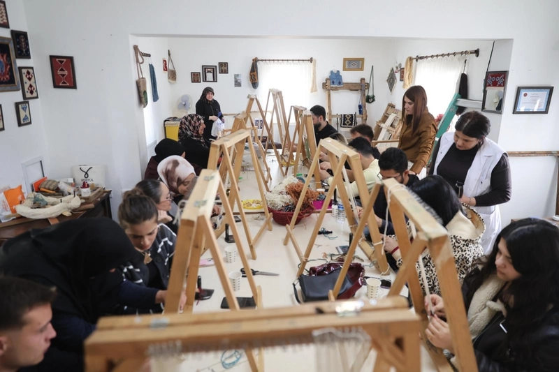 NEVÜ Öğrencileri Dokuma Atölyesi