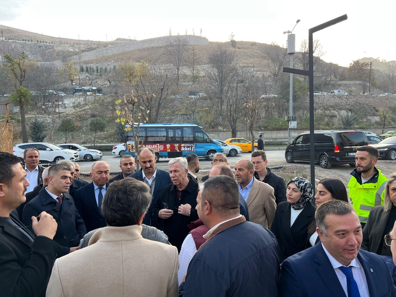 Mansur Yavaş Hacı Bayram Bölgesinde Esnafla Buluştu