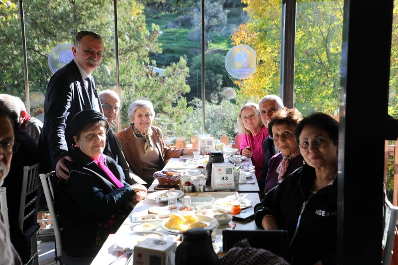Yunusemre Belediye Başkanı Balaban, Öğretmenler Günü