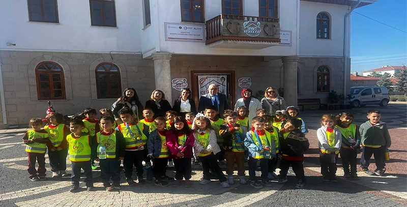 Şuhut Belediye Başkanı Özaşkın, Anaokulu Öğrencilerini Keşkek Evi