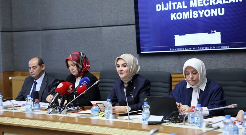 Göktaş, Sosyal Medyada 15 Yaş Altına Hesap Yasağı Önerdi