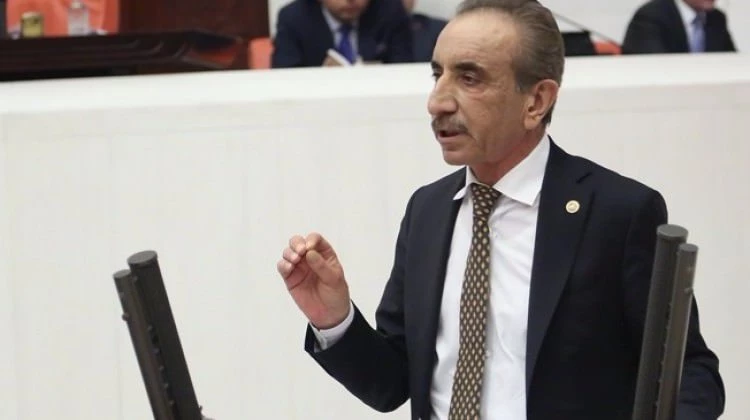 'İzmir Türkiye'den ayrılsın AB'ye girsin'