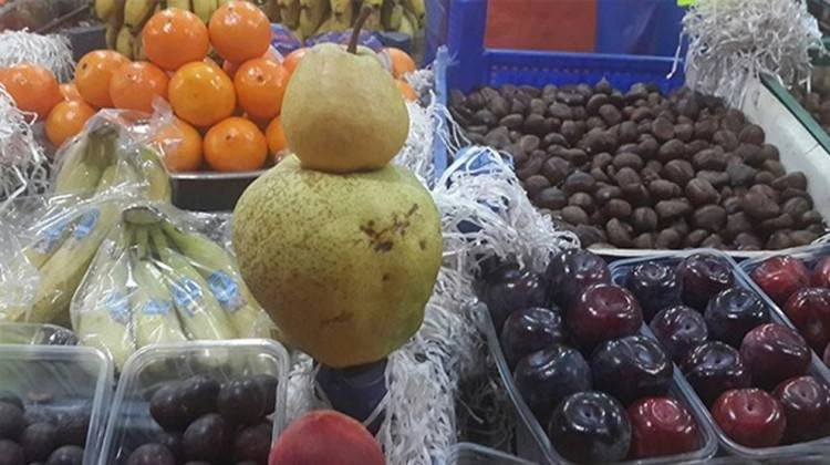 1 kiloluk armut şaşırtıyor