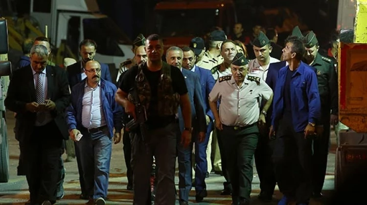 1. Ordu Komutanı Avsever patlama yerinde!