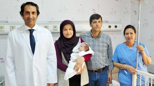 15 günlük bebek cerrahi operasyonla sağlığına kavuştu