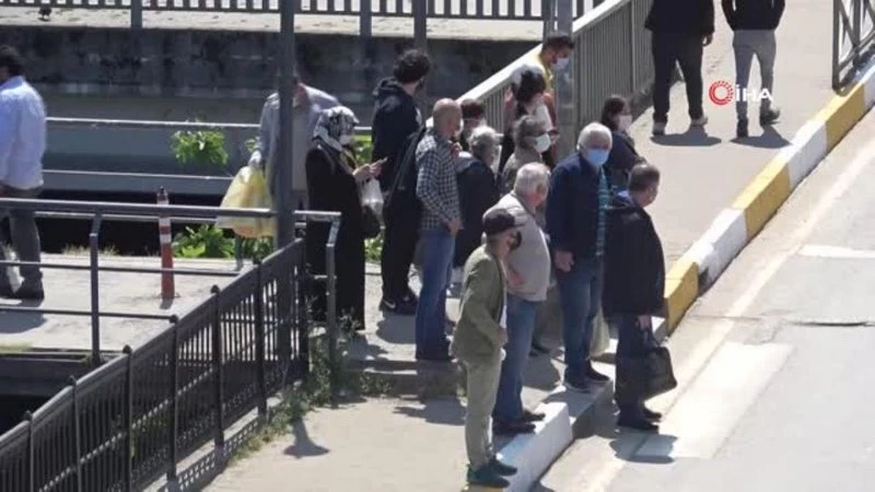 17 gün süren kapanmanın ardından kent merkezinde yoğunluk