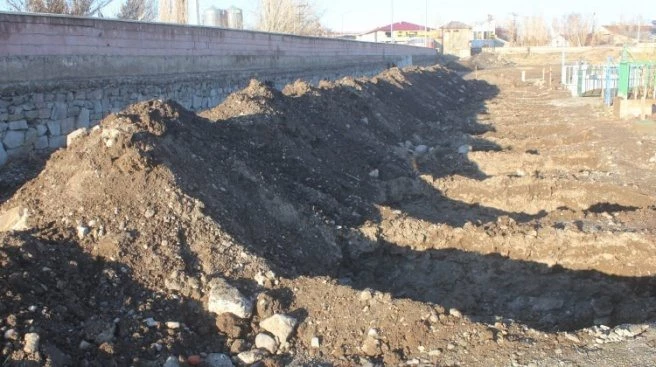 250 mezar birden kazıldı!