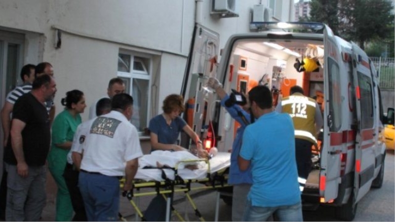 3. Kattan Düşen Çocuk Yaşam Mücadelesi Veriyor