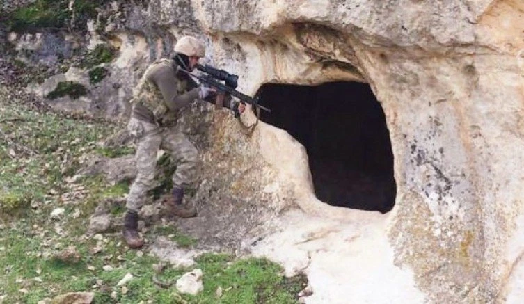 30 TERÖRİST MAĞRADA KISTIRILDI