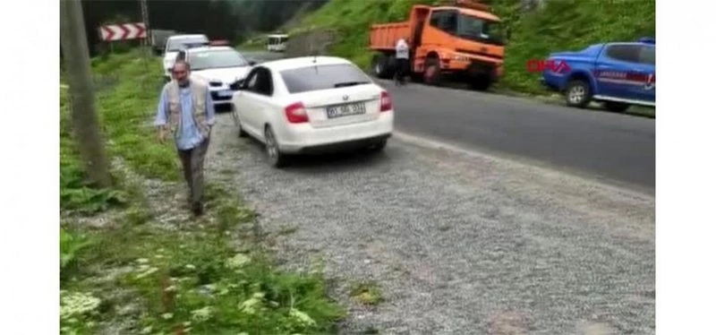4 kişilik aile 100 metreden uçuruma yuvarlandı: 1 ölü, 3 yaralı