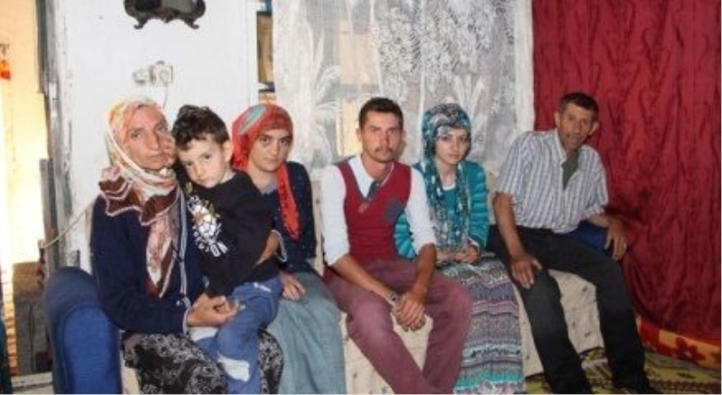 6 kişi bir oda da yaşıyorlar
