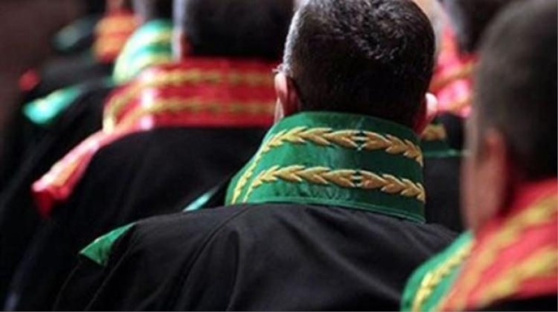 8 askeri hakim ve savcı tutuklandı