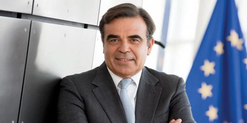 AB KAPISI TÜRKİYE`YE AÇIK