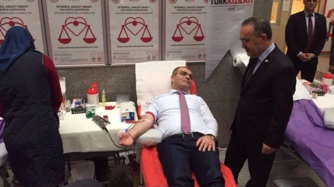 Adaletin temsilcileri Kızılay için kan verdi