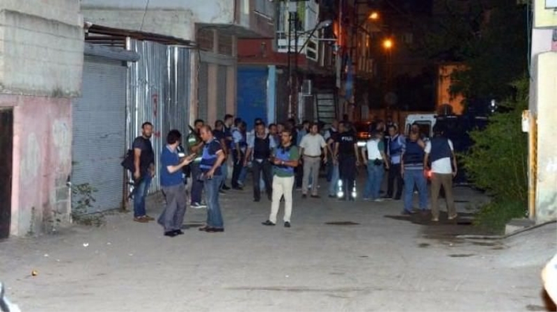 Adana'da yaralanan polis şehit oldu