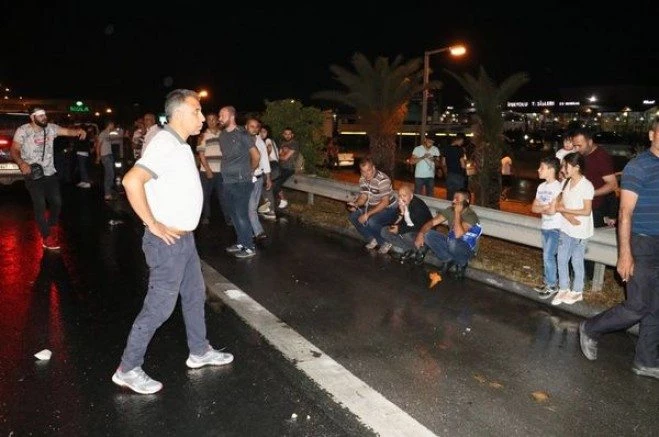 ADANA`DA ZİNCİRLEME KAZA 20 YARALI