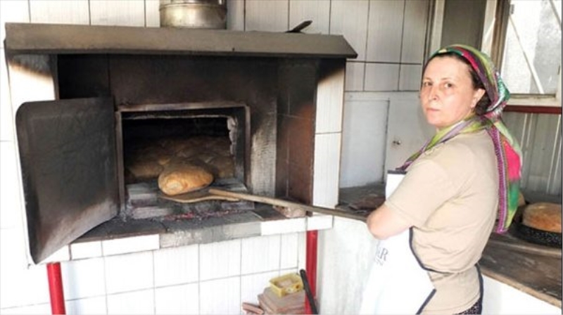 Ahırı ekmek fırını yaptı! İşlere yetişemiyor...