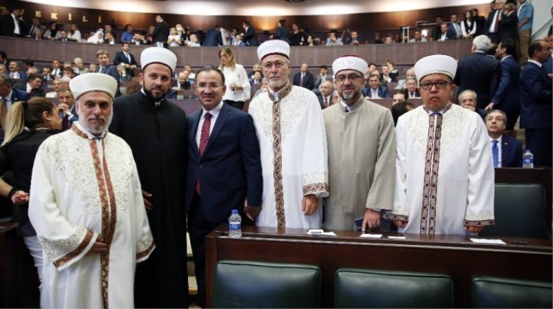 AK Parti Grubu'nda sürpriz konuklar