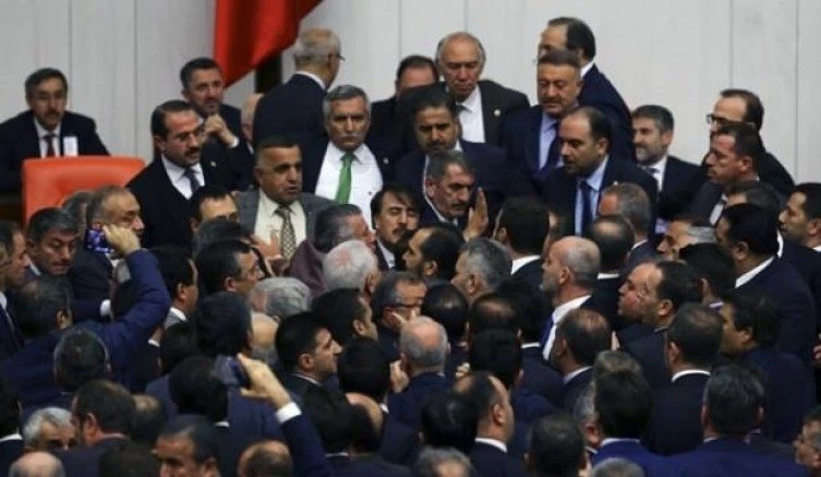 AK PARTİLİ  VEKİL DAVA AÇACAK