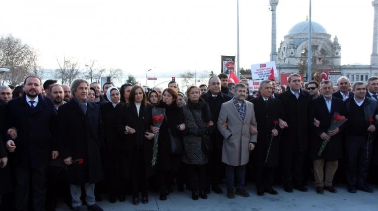 AK Partili vekiller Şehitler Tepesinde dua etti!