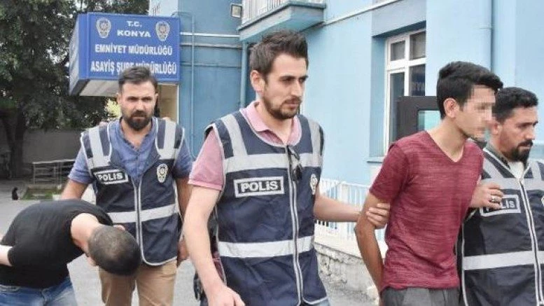 AKÜ HIRSIZLARI YAKALANDI