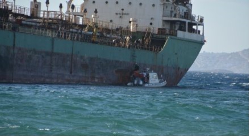 Aliağa?da tanker karaya oturdu