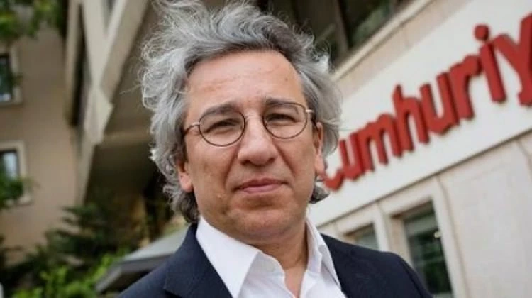 Almanya'ya kaçan Can Dündar'dan Cumhuriyet tweeti