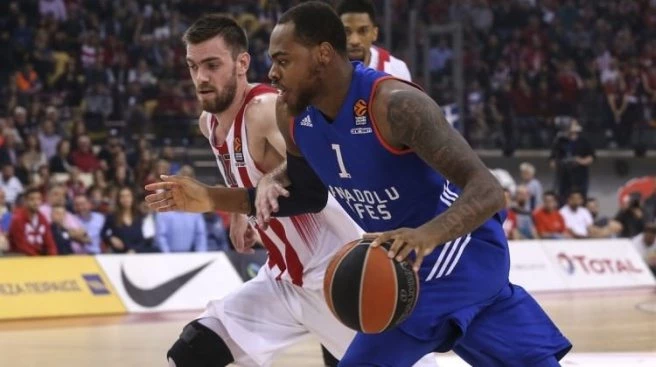 Anadolu Efes Komşuyu salladı!