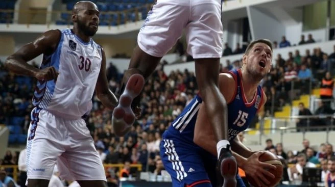 Anadolu Efes, Trabzonspor`u uzatmada yendi
