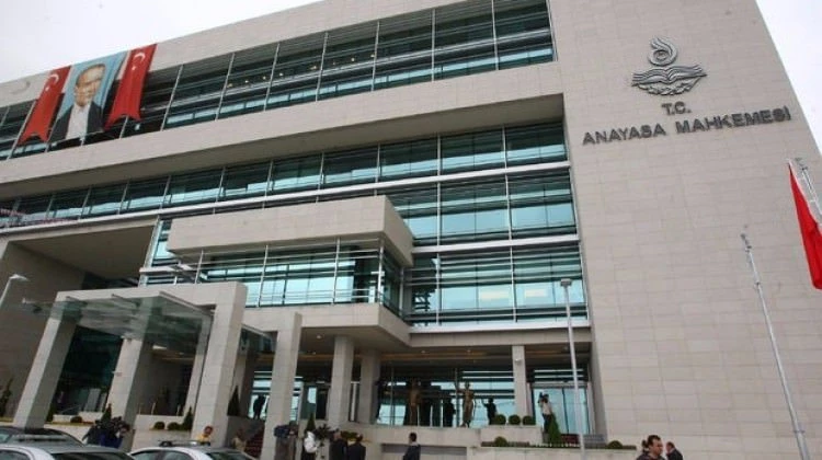 Anayasa Mahkemesi çalışanı 6 kişi tutuklandı