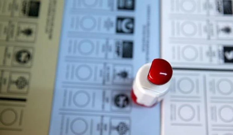ANKARA`DA 11 İLÇE`DE OYLAR YENİDEN SAYILIYOR