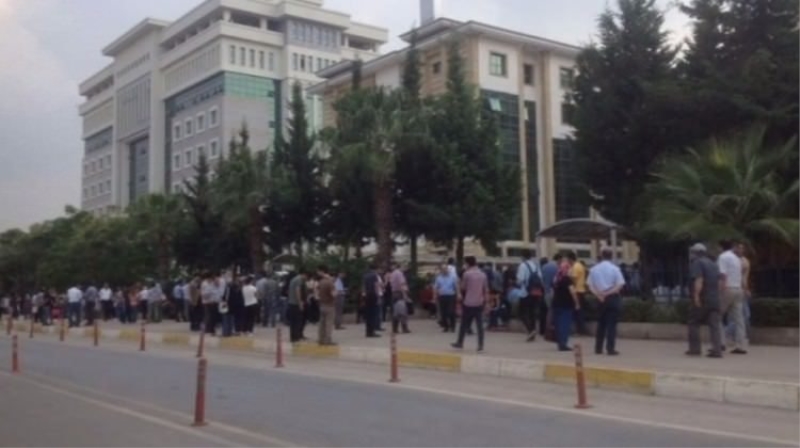 Antalya Adliyesi'nde canlı bomba paniği!
