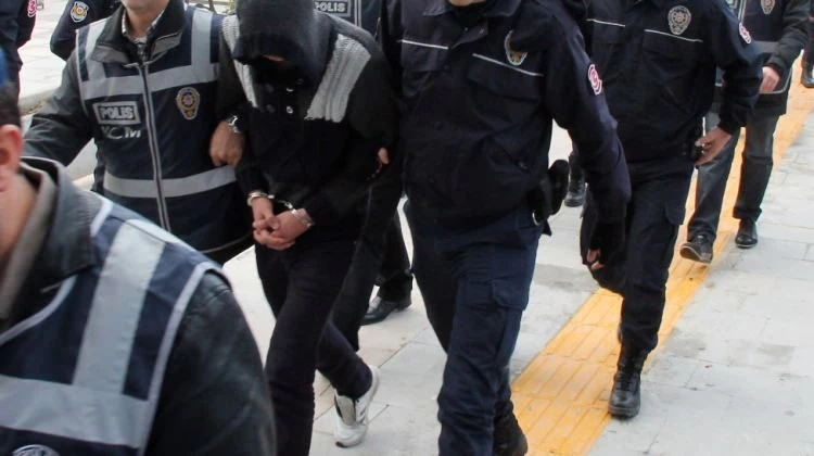 Antalyada FETÖ operasyonu: 40 gözaltı