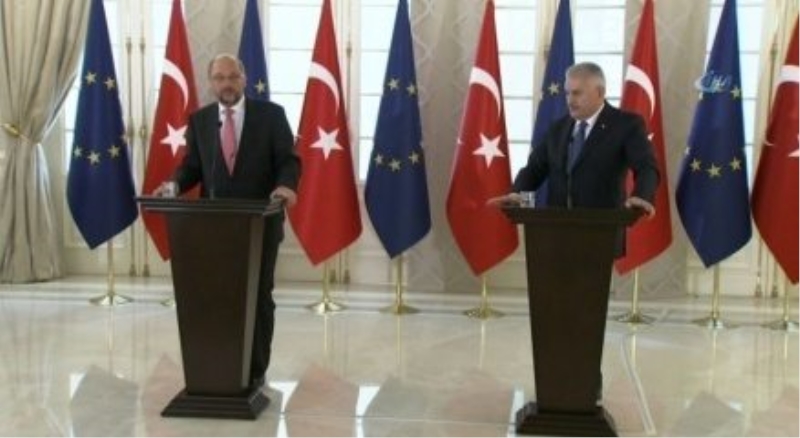AP Başkanı Schulz?a Salih Müslim sorusu
