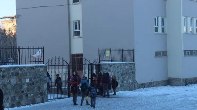 Ardahan`ın Üç İlçesinde Eğitim Öğretime Kar Tatili