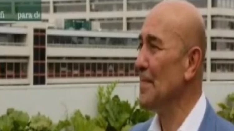 Arıları överken arı soktu