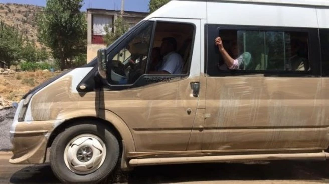 Asfalt eriten sıcağa çözümü böyle buldular!
