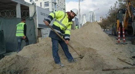 Atanamayan öğretmen amele oldu