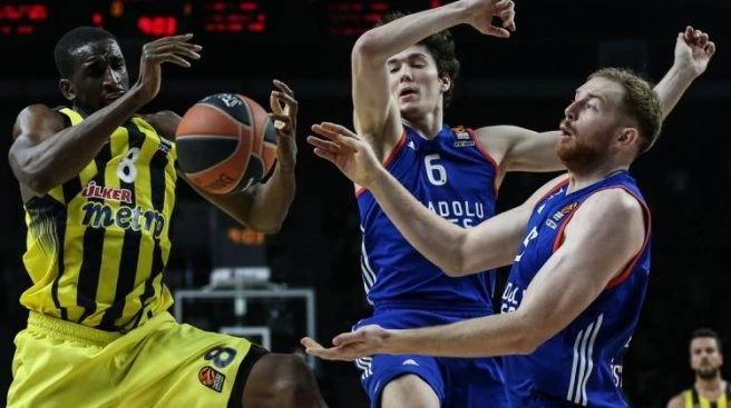 Avrupa derbisinde Efes F.Bahçe`yi yıktı