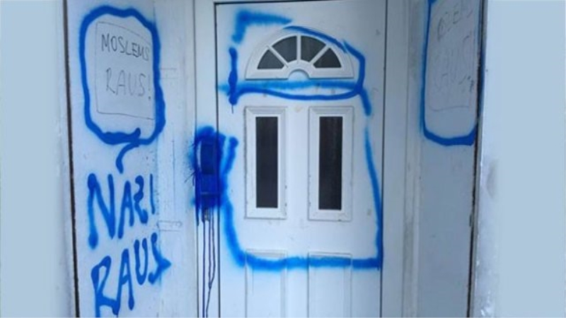 Avusturya`da Dini Eğitim Veren Derneğe Irkçı Yazı