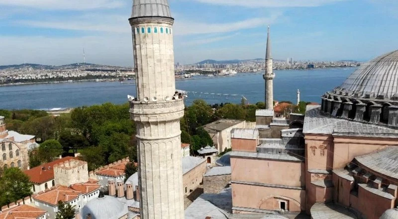 Ayasofya Camii, Kadir Gecesi`nde mahya ile buluştu
