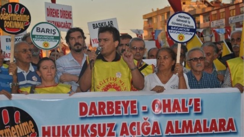 Aydın Eğitim Sen`den Oturma Eylemi