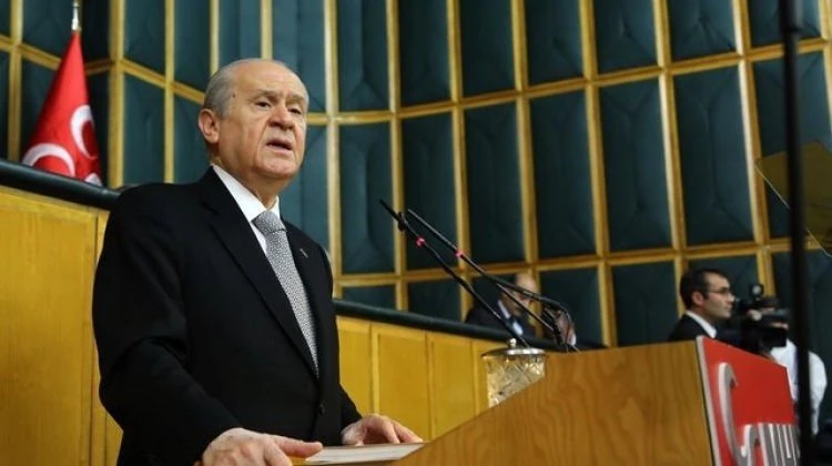 Bahçeli hepsini görevden aldı